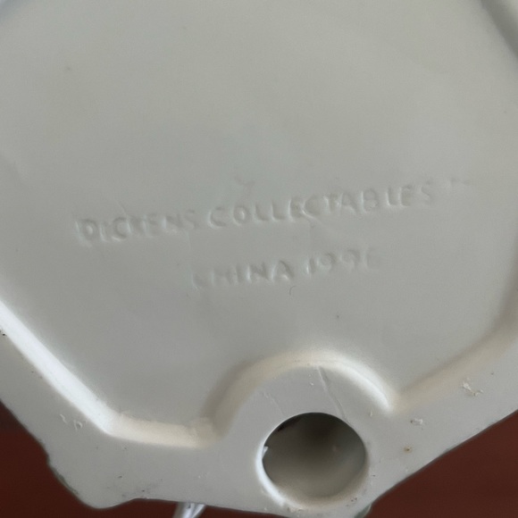 Dickens Collectibles Town Series Clock Tower Ceramic Light, 1996 - Picture 4 of 6